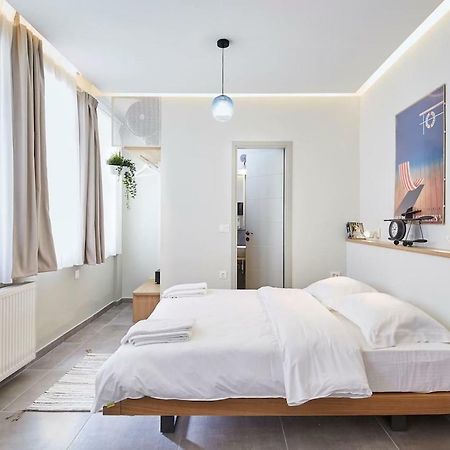 Live In A Funky & Renovated Studio Near Acropolis أثينا المظهر الخارجي الصورة