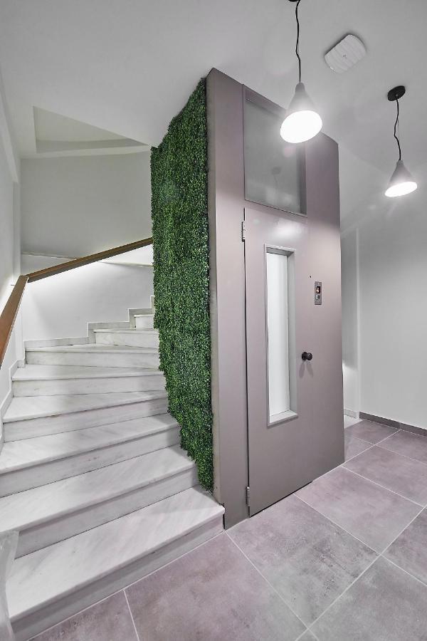 Live In A Funky & Renovated Studio Near Acropolis أثينا المظهر الخارجي الصورة